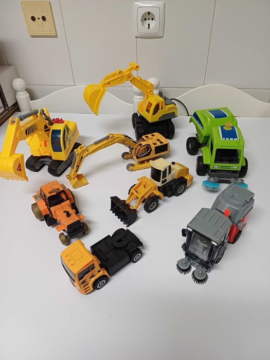 Maquinas de construção civil e limpeza 8 unidades