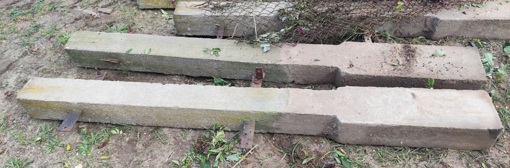 Słupki betonowe do siatki, plot drewniany ogrodzenie