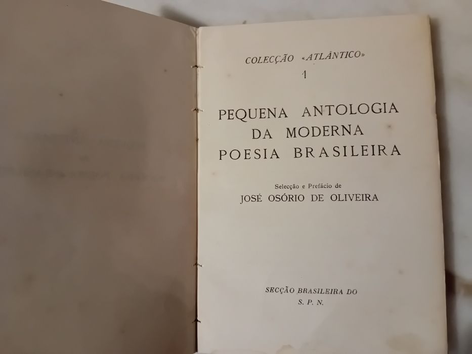 Livro Antigo Pequena Antologia da Moderna Poesia Brasileira