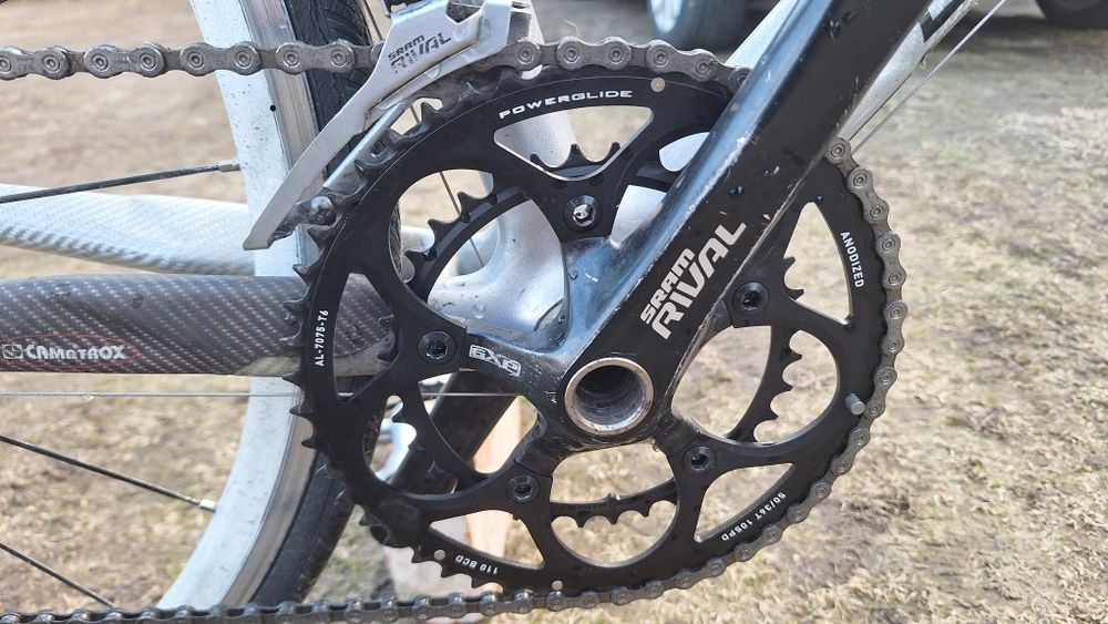 Rower carbon w całości