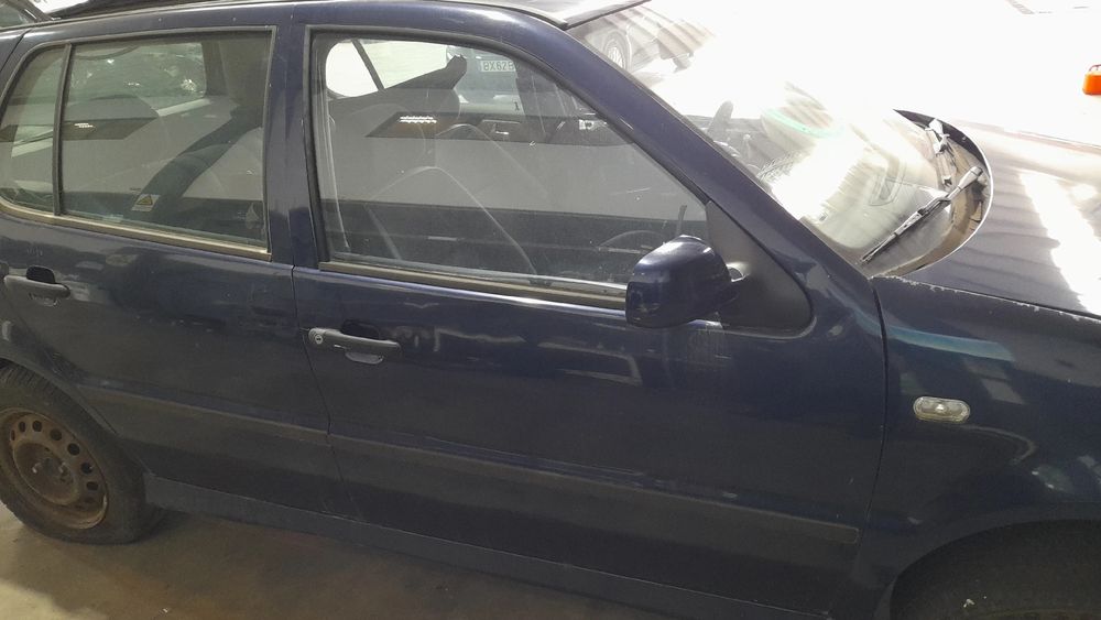 Porta frente direita VOLKSWAGEN Polo (6N)