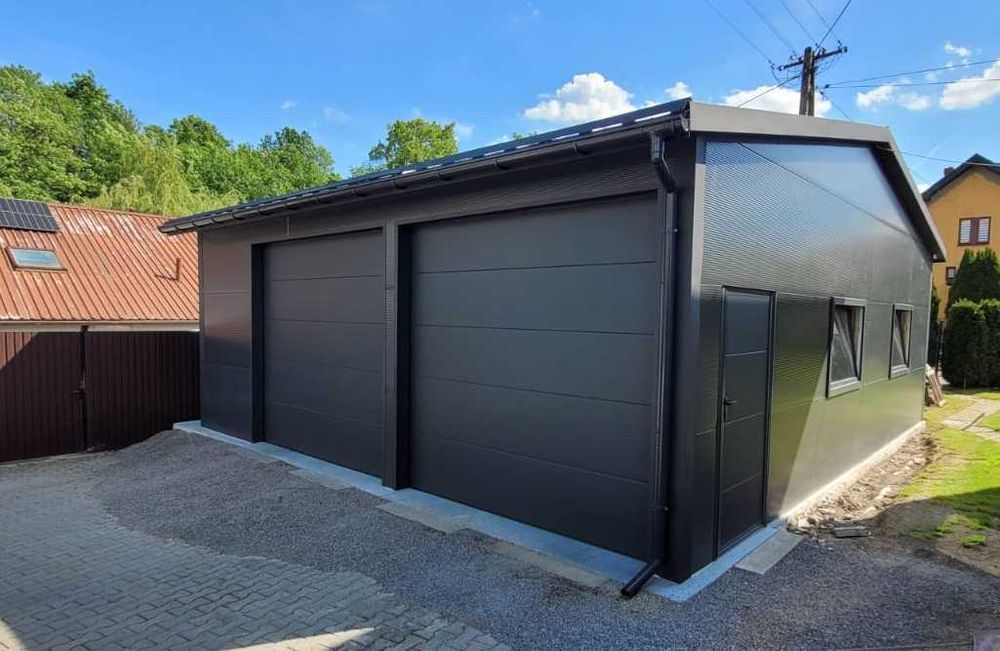 Garaż z płyty warstwowej 7x 7