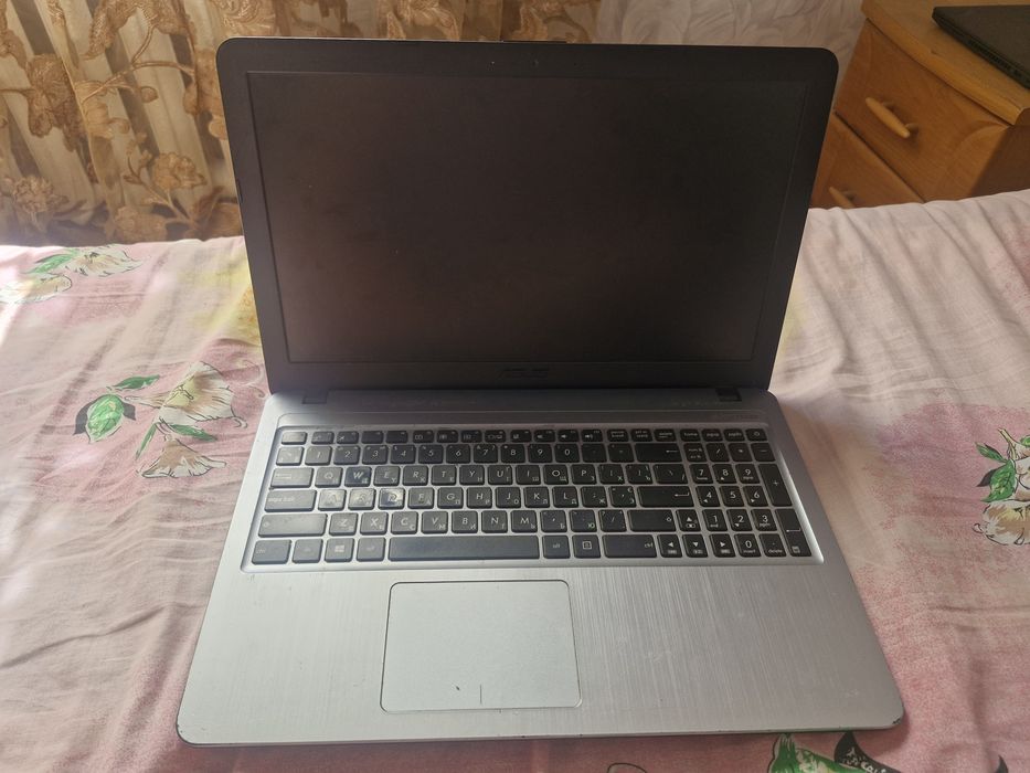 Asus f540m в чудовому стані