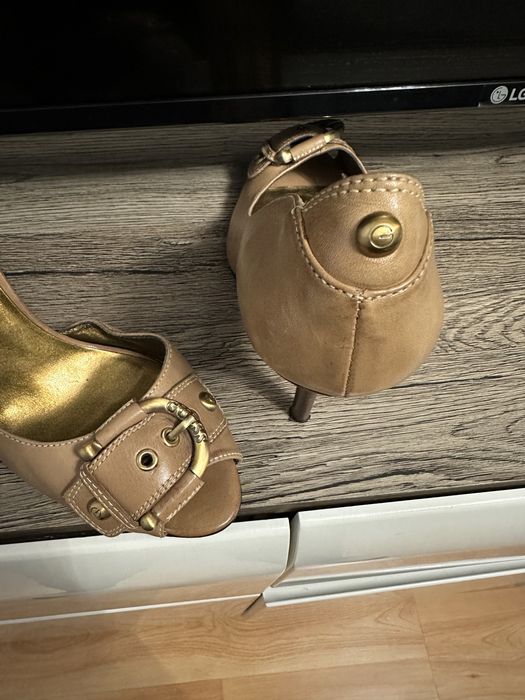 Buty guess.