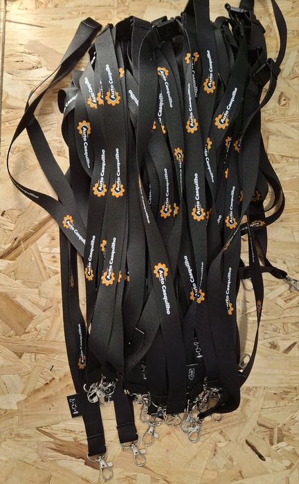 Fitas pescoço personalizadas a seu gosto.