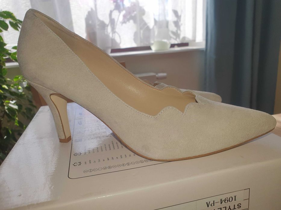 Eleganckie szpilki Anna Field, skóra naturalna, r.37