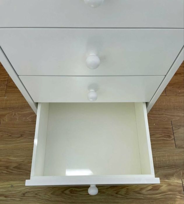 Cómoda/Camiseiro Branco