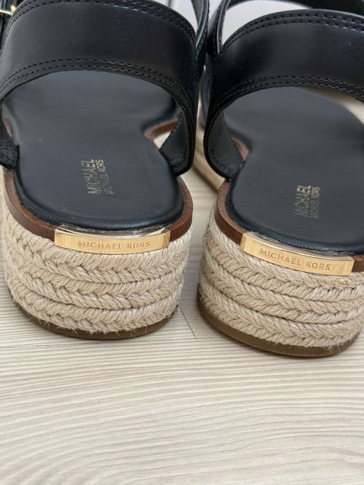 Чорні босоніжки Michael Kors