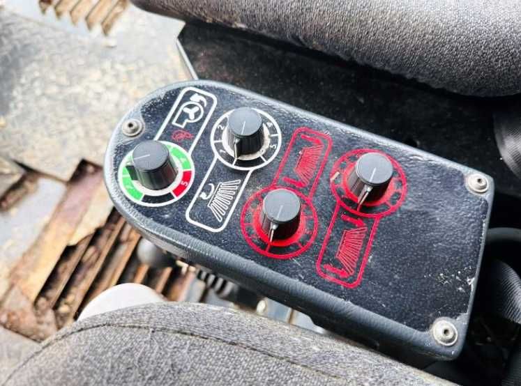 Підмітально-прибиральна машина SCHMIDT SWINGO 200 2017 рік ПДВ