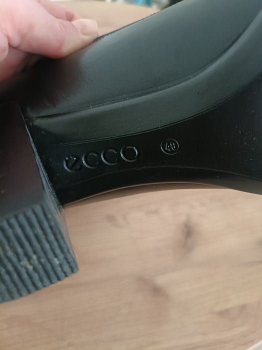 Czarne czółenka Ecco rozmiar 40