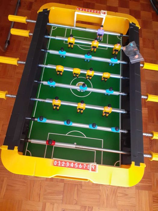 Mesa/Jogo de Matrequilhos em muito bom estado!