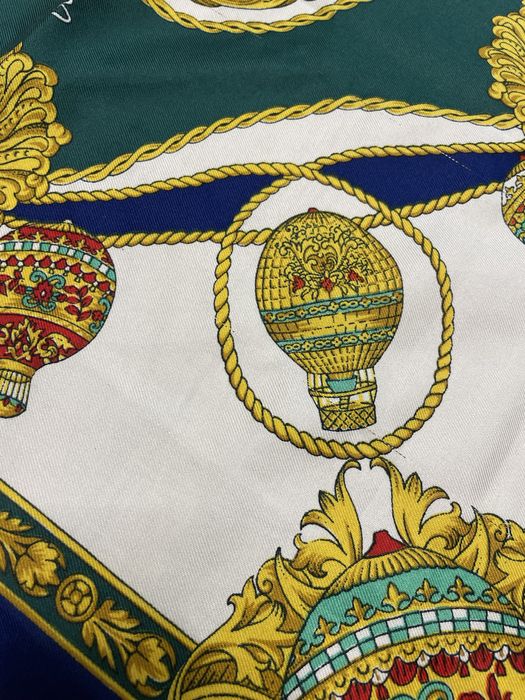 Платок Pierre Balmain