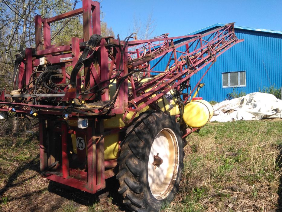 Opryskiwacz Hardi 2400 litrów, 24 lance ciągany berthoud evrard