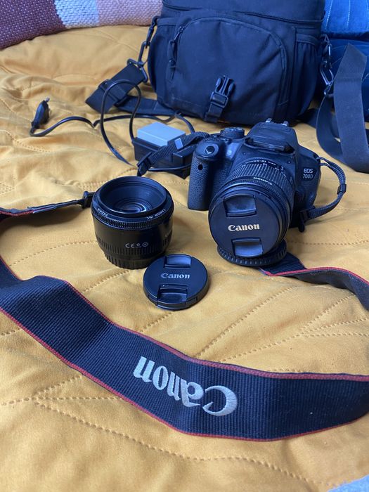 Фотоапарат Canon 700D