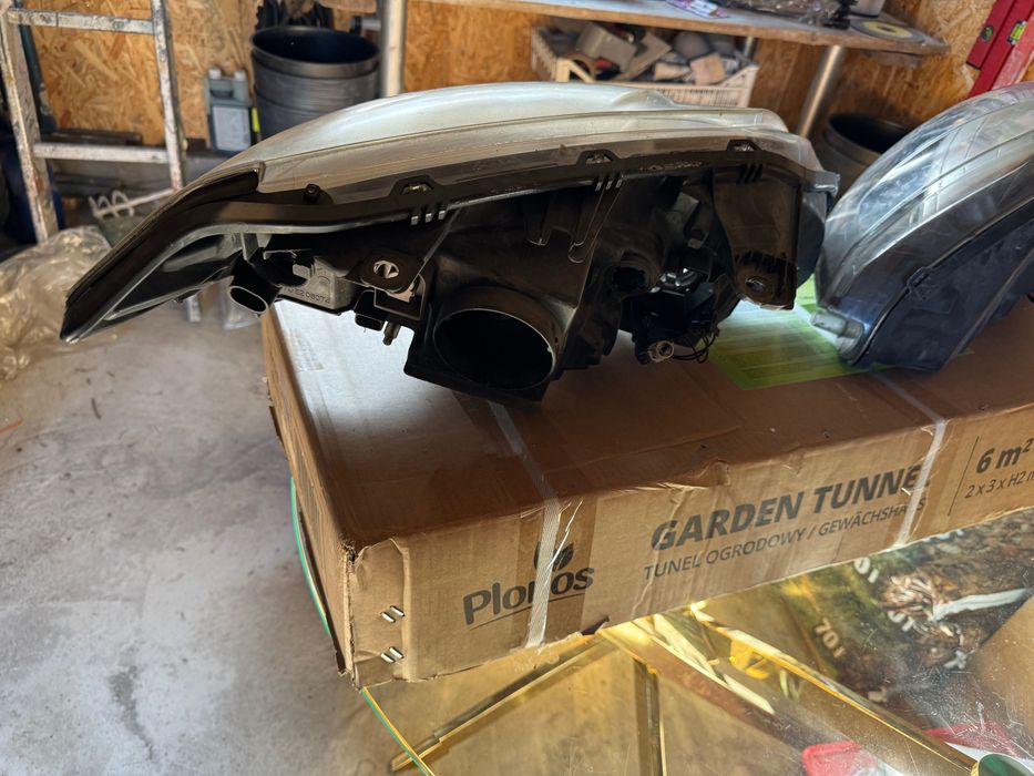 Laguna III Lampy przednie