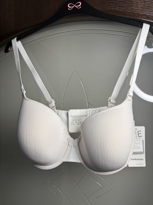 Chantelle бюстгалтери чашка Е різні