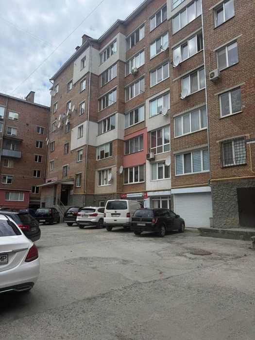 Продаж приміщення 1-й поверх 833$/м.кв. Зарічанська