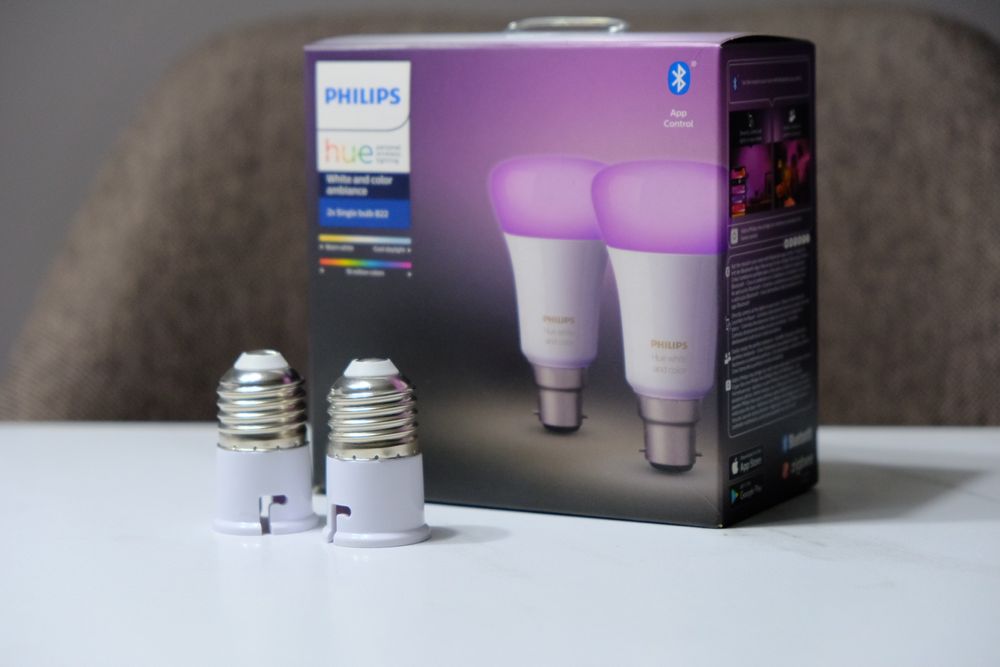 Żarówki Philips Hue White and Color wraz z adapterami
