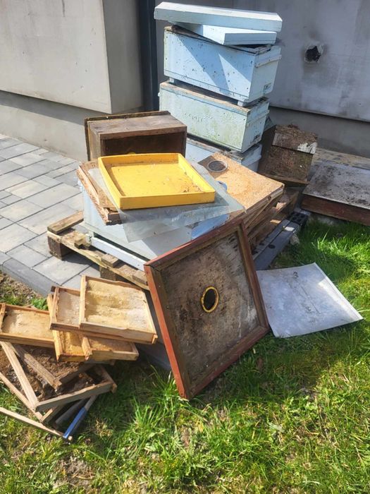 Likwidacja pasieki sprzedam korpusy itp.