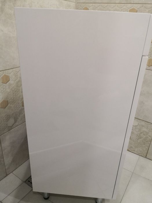 тумба з умивальником у ванну