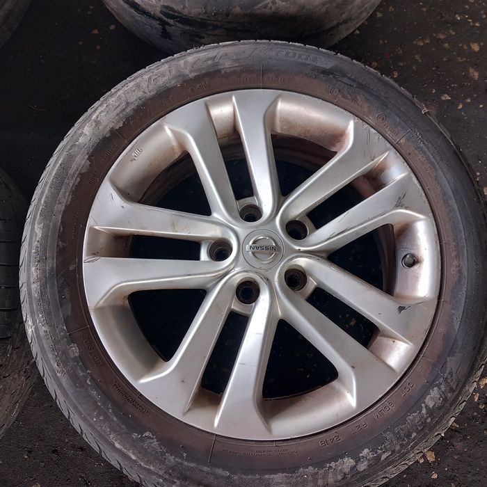 Jantes 17 Nissan Juke dois pneus bons