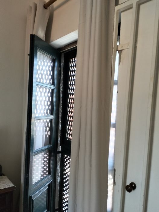 Vendo porta em madeira de varanda