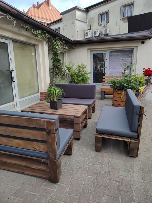 Zestaw ogrodowy na wzór palet