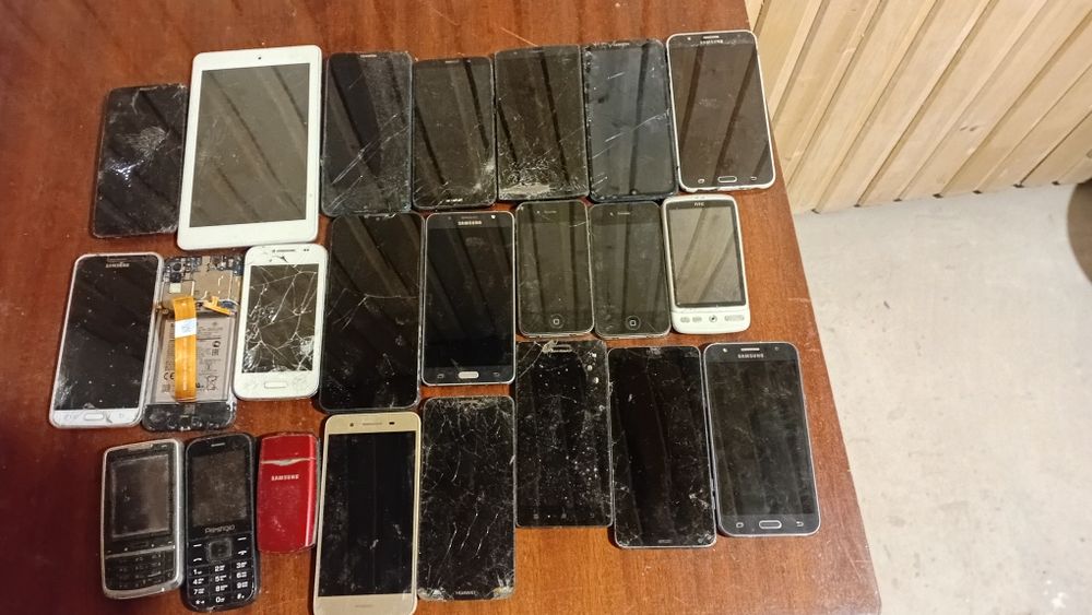 Телефони бу на запчастини