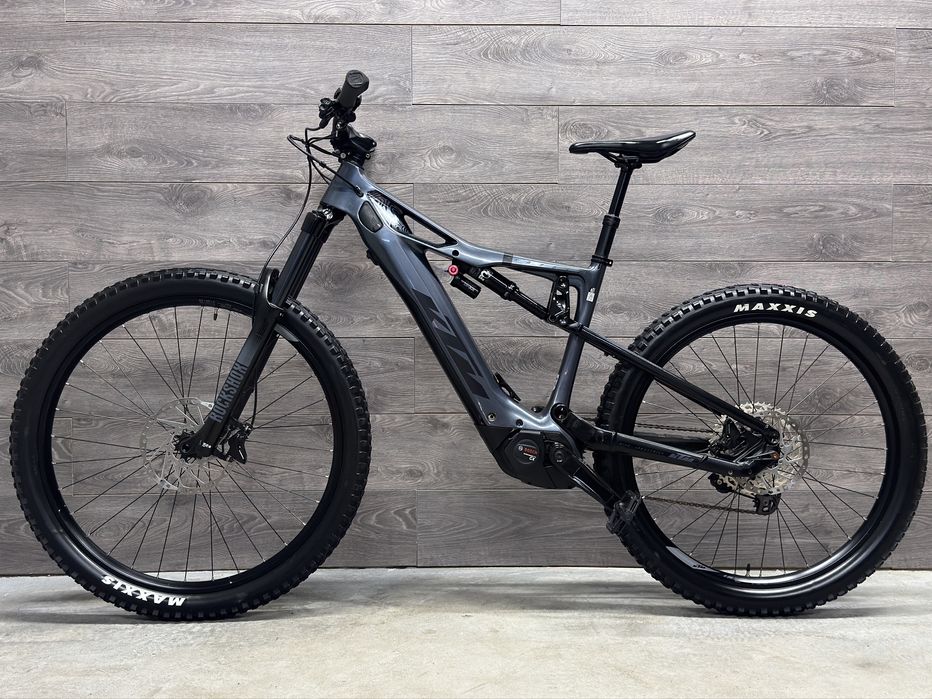 Гірський карбоновий електровелосипед KTM (рама М колеса 29) BOSCH