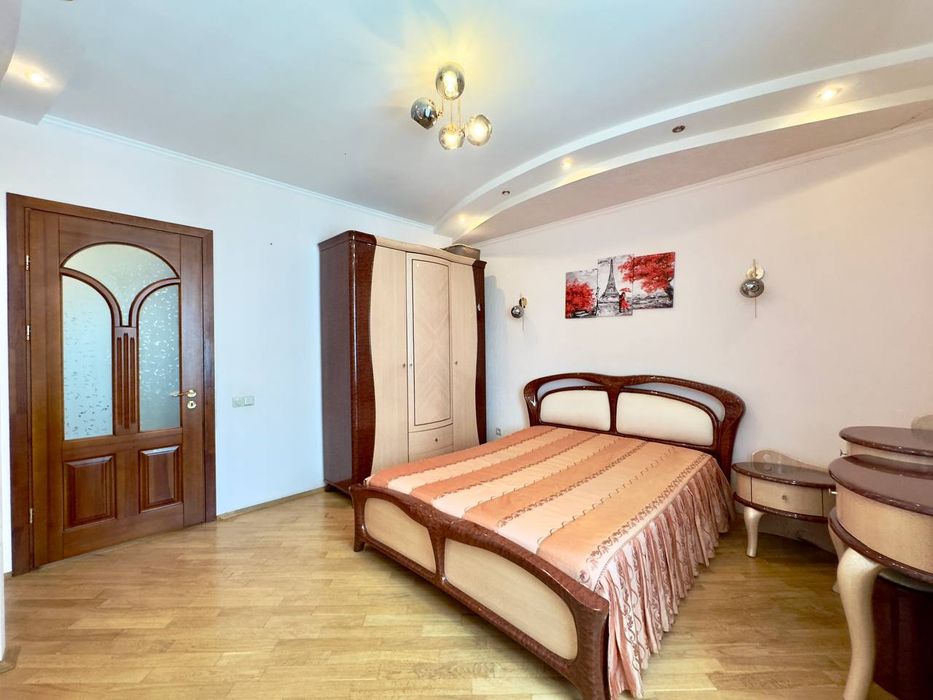 Здам 3х кімнатну квартиру в центрі!