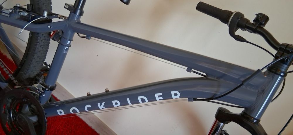 Bicicleta Rockrider ST100 em estado impecável, usada apenas 2-3 vezes. Está praticamente nova, sem riscos nem problemas.
Muito confortável, com suspen