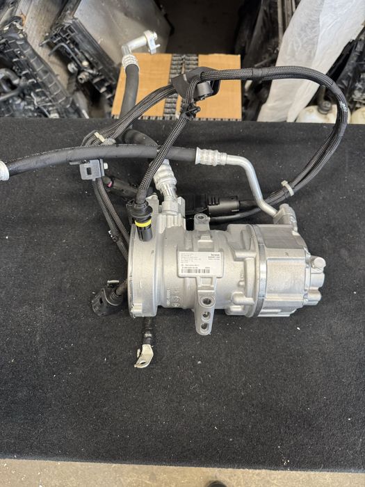 Kompresor klimatyzacji Mercedes Glc 254