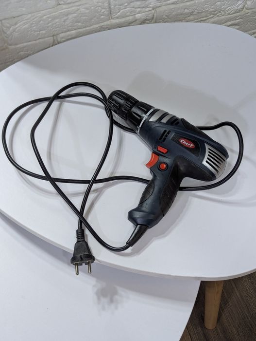 Шуруповерт мережевий Craft CED 900 під відновлення запчастини