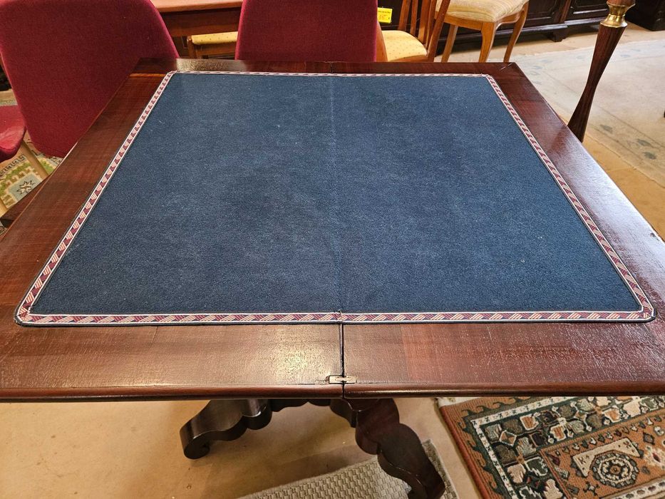 Mesa de jogo antiga totalmente restaurada