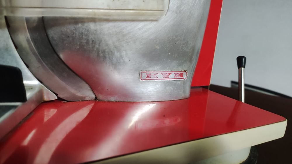 Fiambreira KYM antiga