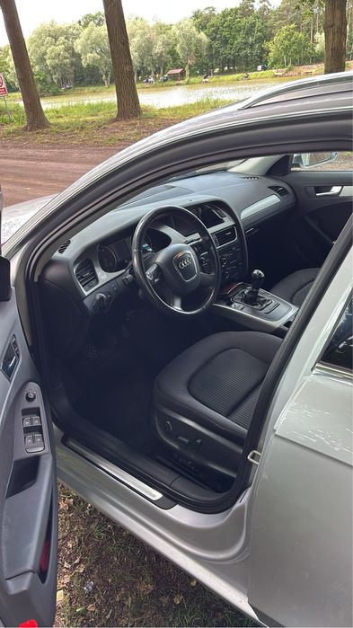 Sprzedam A4B8 2009r