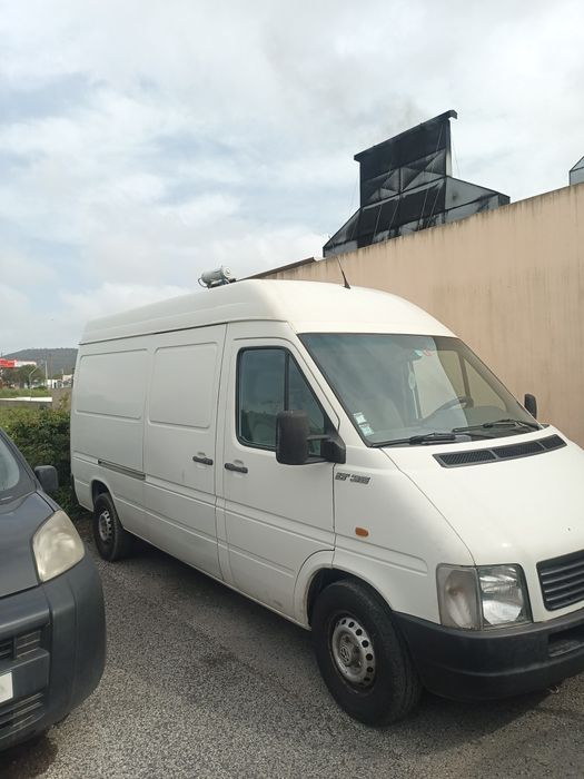 Carrinha para venda VW lt35 de 2005 cilindrada  2500 TDI carrinha em bom estado sempre estimada