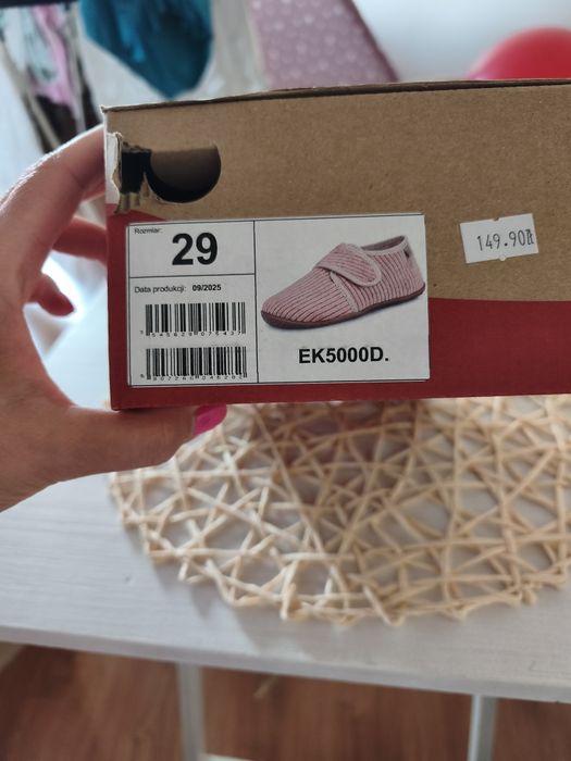 Emel miękkie kapcie sztruksowe roz 29