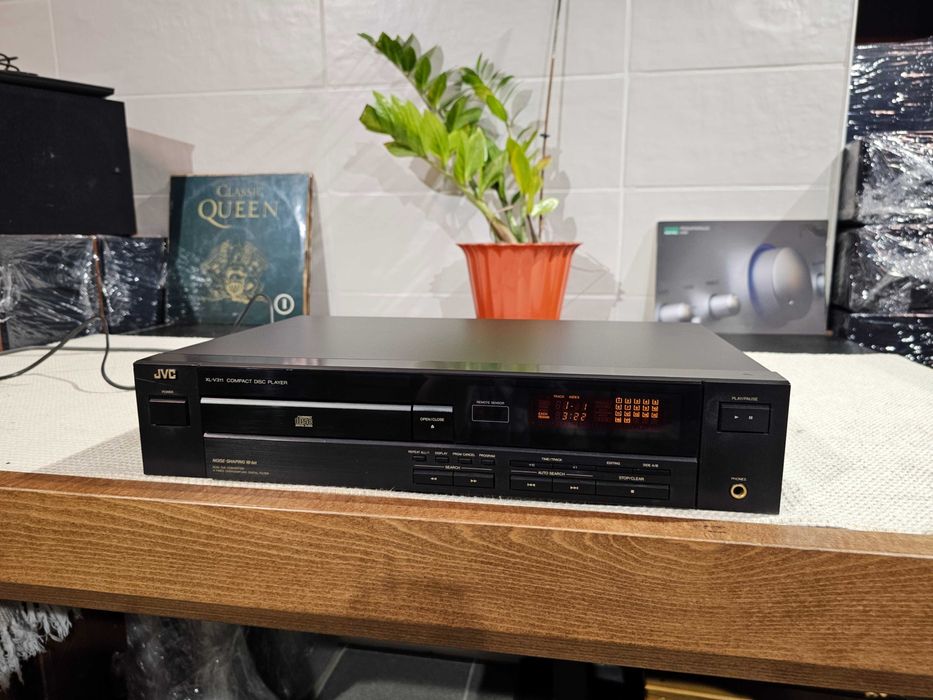 CD-програвач JVC XL-V311BK 18-біт