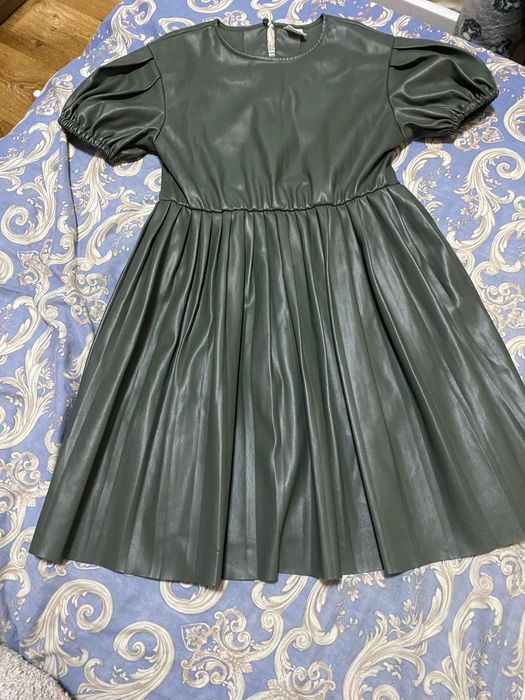 Платье Zara кожанное на девочку 11/12лет,рост 152 новое