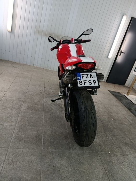 Ducati monster 696