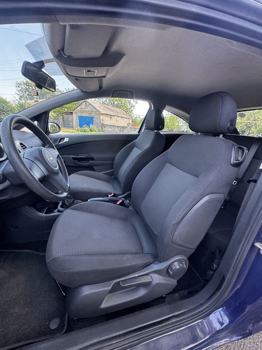 Продам Opel Corsa 2009 год 1л Бензин Механика-5ст