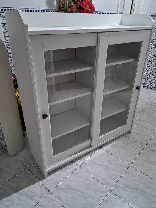 Aparador IKEA modelo AUGA vitrina branco L=105cm A=116cm
