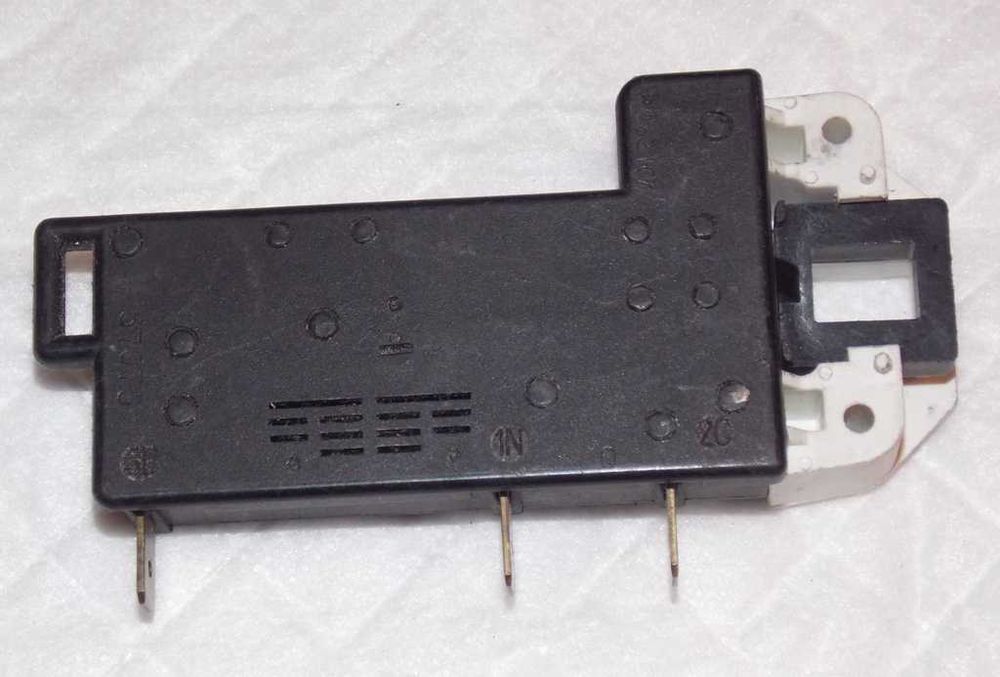 Blokada zamka drzwi pralki Balay 1.42.047.01