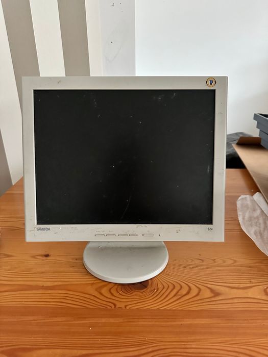 Monitor pc santron 52V