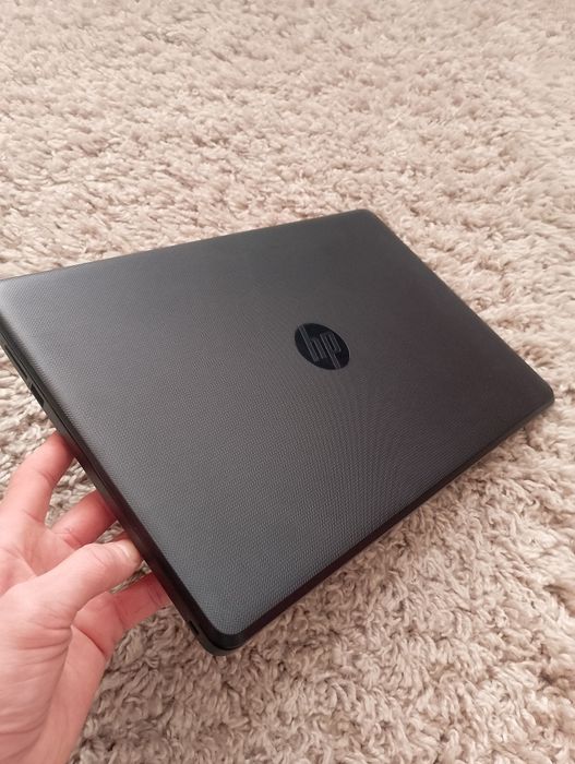 Ноутбук HP 2022 року/SSD диск/15,6дюйми/гарний стан,батарея гарна
