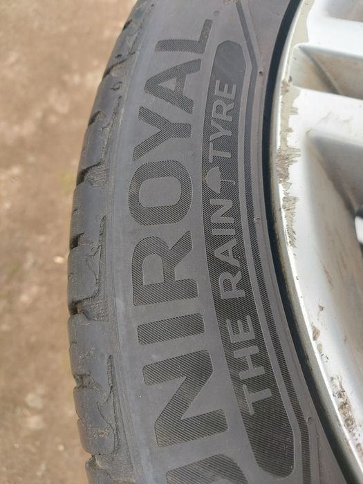 4 x uniroyal 235/45 17"