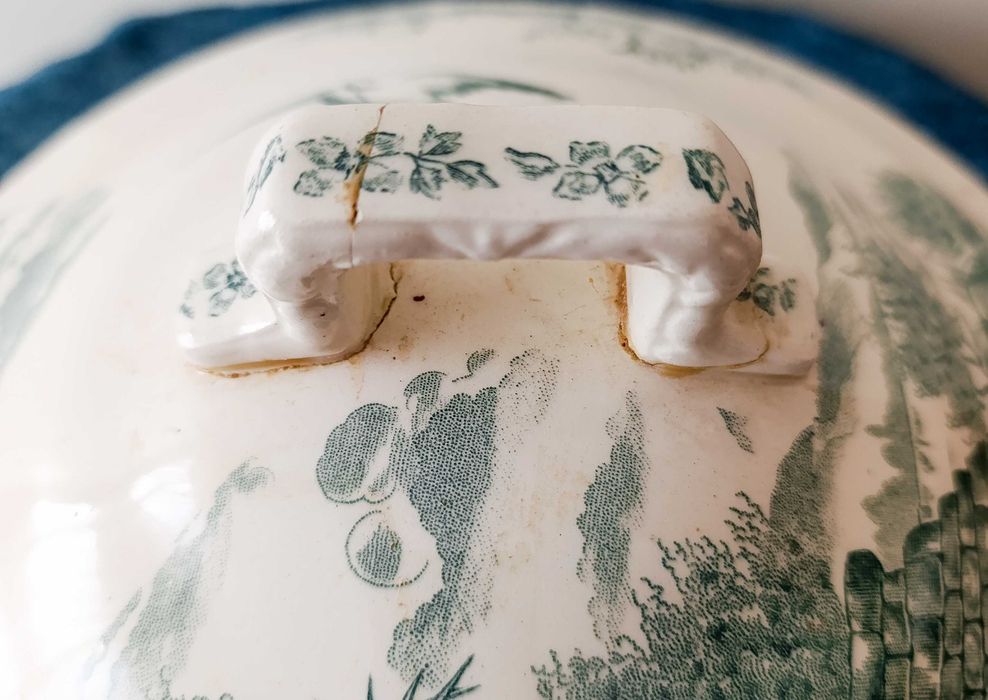 Terrina em Faiança Verde