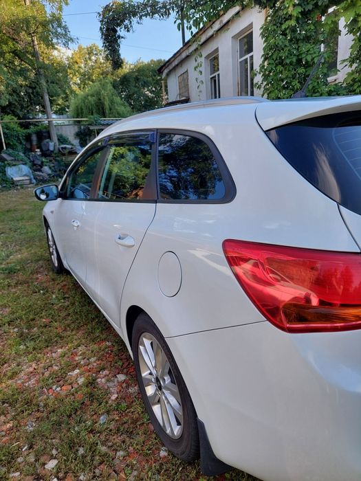 Продам Kia Ceed II 2013 год