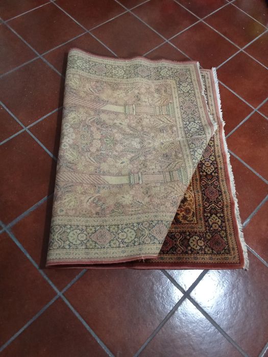Carpete muito antigo